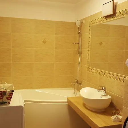 Sweet Garden Apartment